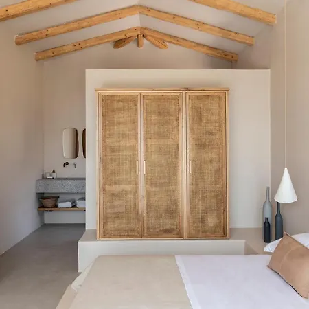 Pera Perou Unspoiled Luxury איה אפימיה
