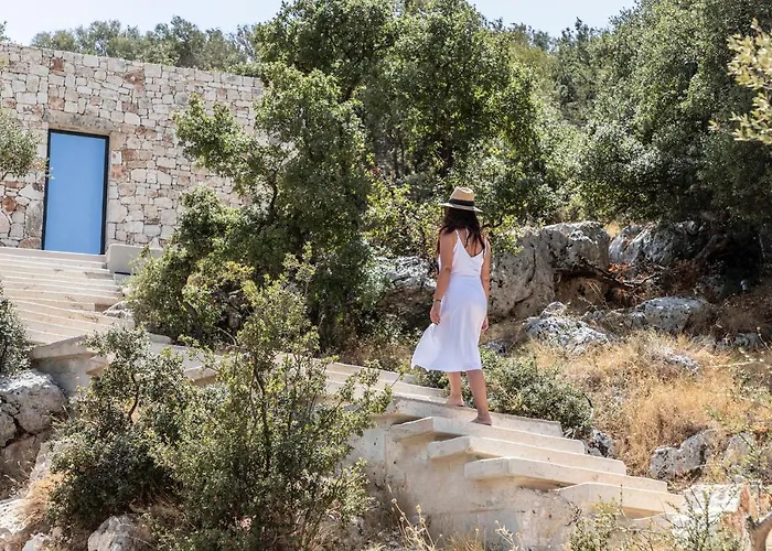 Pera Perou Unspoiled Luxury Agia Efimia